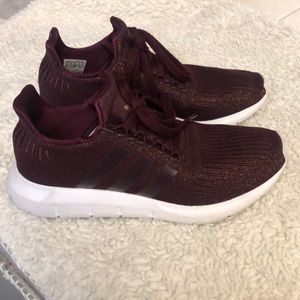 maroon glitter adidas